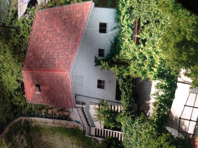 MAISON A 2 ETAGES ET VIGNES