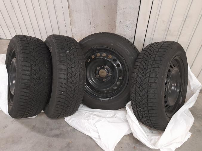 Pneus neige montés sur jante