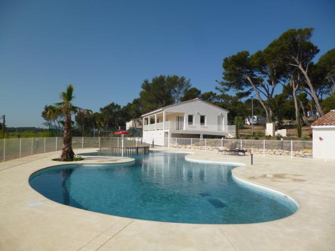 Vte TERRAIN A 20MN DE LA MER