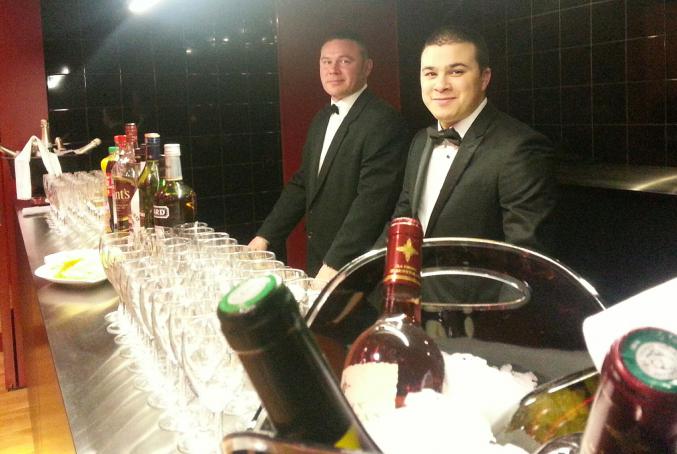 Organisateur de receptions-serveur(ses)-maitre d hotel extra - personnels de salle extra