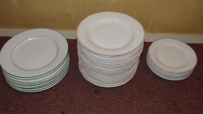 Assiettes en porcelaine.