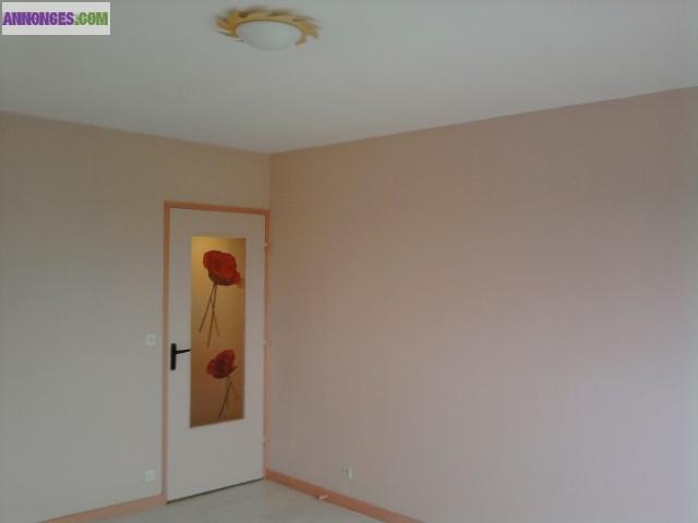 Grand T1 dans résidence avec gardien, belle vue,