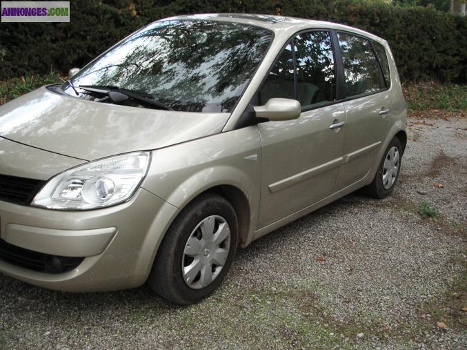 Scenic latitude 1.5l dci 105 ch peu de kms