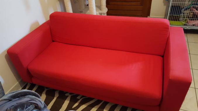 Canapé 2 places rouge 146cm