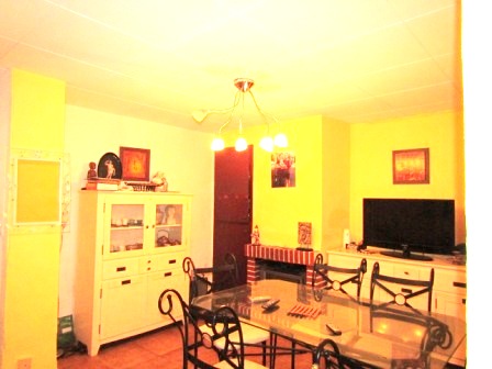 Maison traditionnelle de ville à 4 km des plages . Entièrement restaurée 