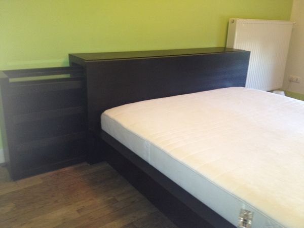 Vend lit double + sommier + tête de lit