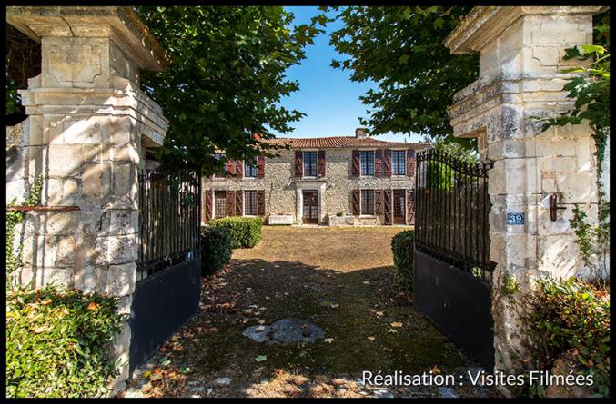 Ancien relais de poste du XVIIIe siècle, sur terrain divisible et constructible