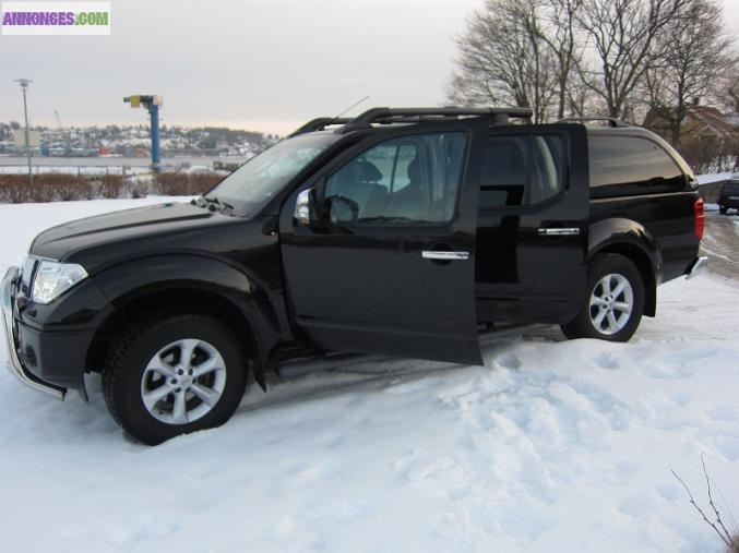 Nissan Navara LE Pick-up