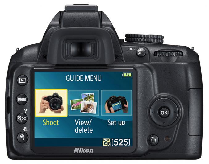 APPAREIL PHOTO NIKON D3000 + objectif 18-55 II + carte mémoire ScanDisk SDHC de 4 GB            