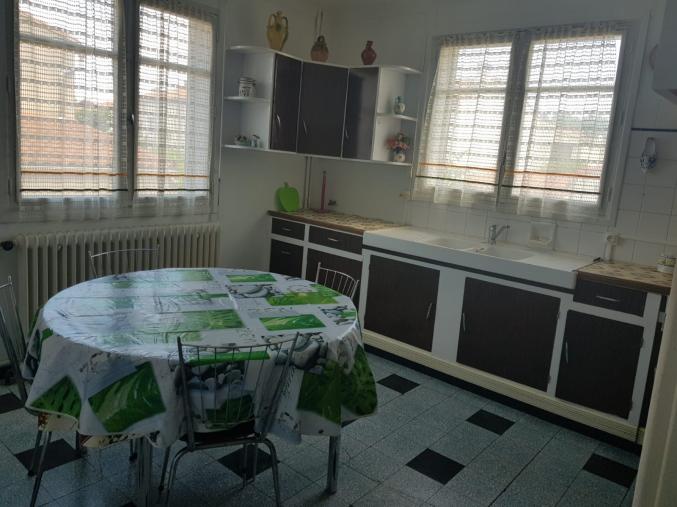 Villa sur terrain arboré