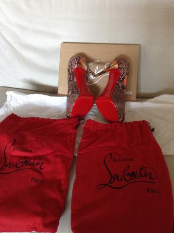 Chaussure louboutin neuves