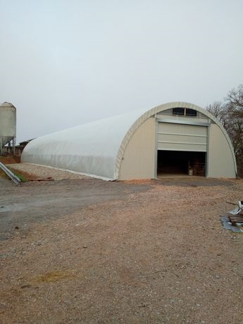 Tunnel stockage agricole abris fourrage materiel