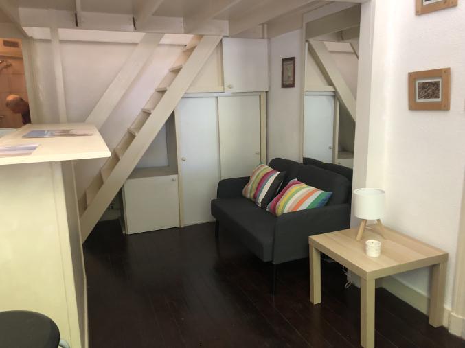 STUDIO MEUBLE AVEC MEZZANINE