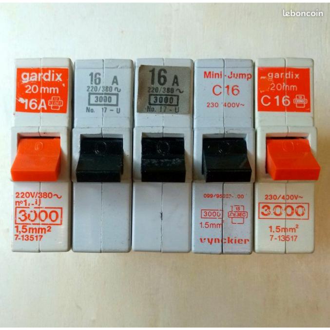 16A 1x disjoncteur fusible automatique 16A à broches 20mm 230V à 400V CEBEC 3000