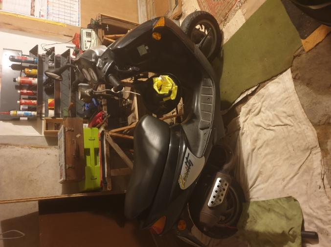 A vendre scooter peugeot zénith