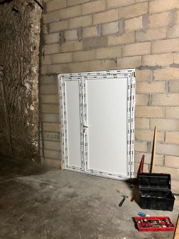 Local neuf , sur deux niveaux et demi eau, edf, fibre, boîte à lettres 