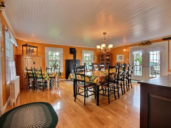 Maison meublé au Québec, magnifique vue sur le fleuve, Parc national du Bic