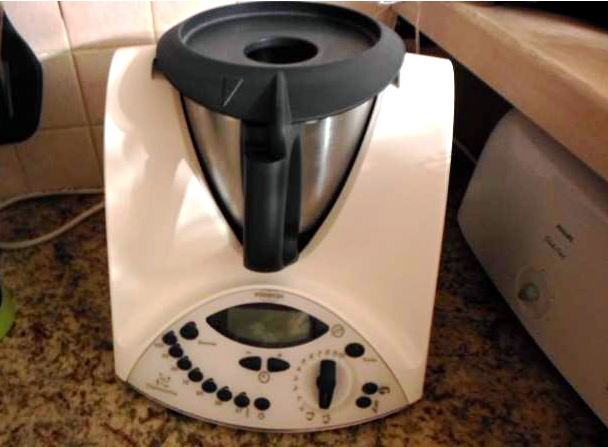 Thermomix TM31 : le célèbre robot culinaire