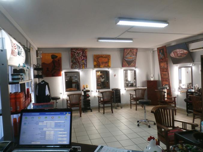 SALON DE COIFFURE