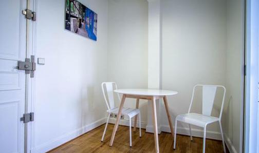 Chambre a louer dans immeuble en Pierre taille