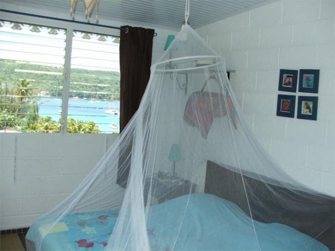 Maison à Grande Anse. Vue Caraïbe, plage à 60m.