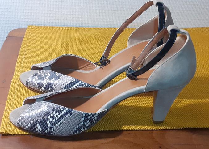 Escarpins tout cuir, marque EMMA GO, état neuf