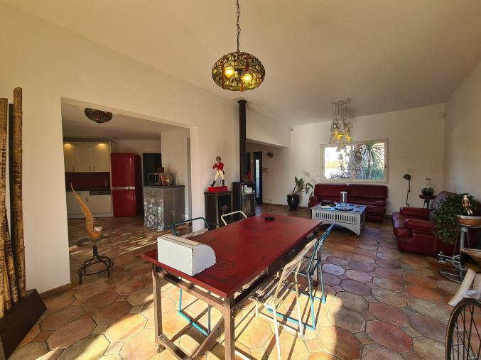 Très belle villa traditionnelle , construite en 2000