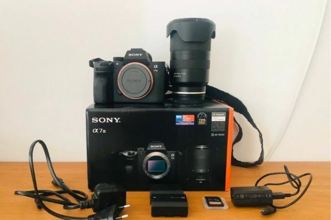 Sony Alpha 7 III  Tamron 28-75 mm F /  2.8 accessoires