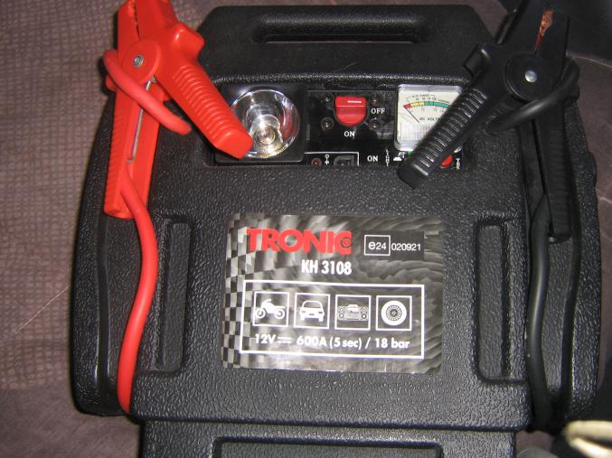 Station de démarrage 12V/230V avec Compresseur d'Air 