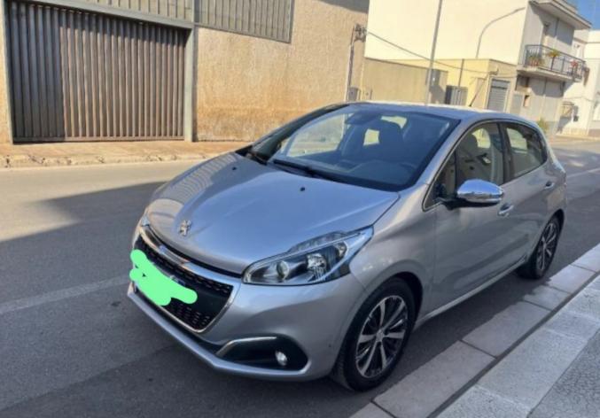 Belle Peugeot 208