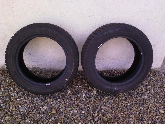  Deux pneus hiver