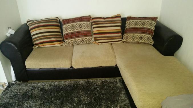 URGENT VEND CANAPE D ANGLE