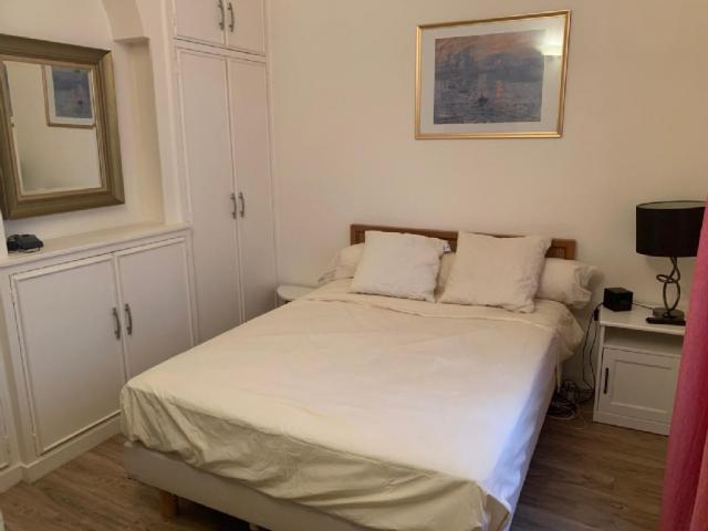 Logement Deux pièces de 40m² au 14 Rue de l'École Polytechnique 75005 Paris, France