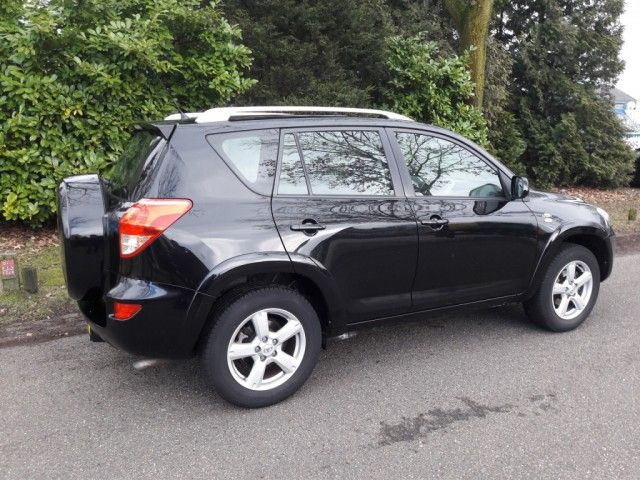 Toyota RAV4/4000€