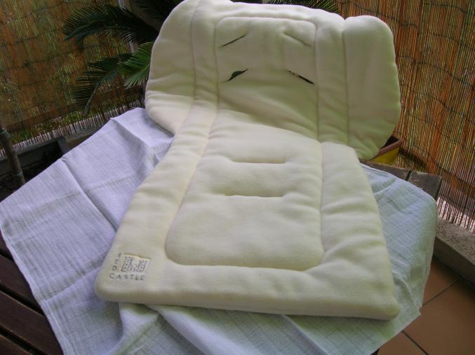 SAC A LANGER ET ASSISE DESSUS POUSSETTE