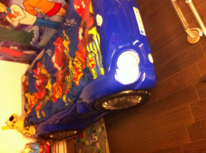 Chambre Enfant (bureau, Armoire, lit)