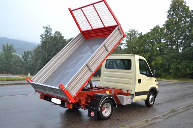 Camion benne IVECO double cabine 3,5 tonnes