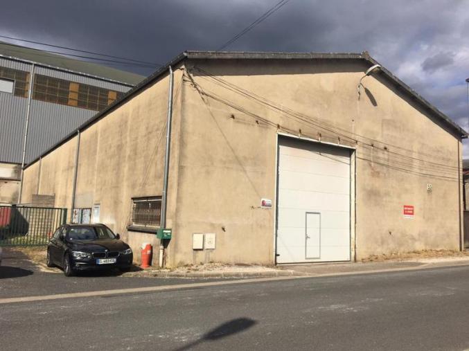 Loue Entrepôt 720 m2