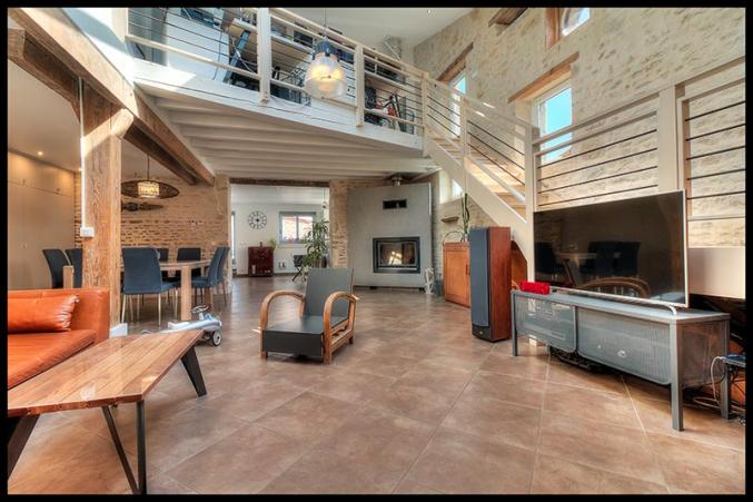 Maison en pierres rénovée 155 m2, terrain 366 m2