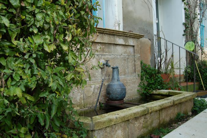 Fontaine mural en pierre