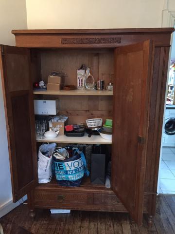 Armoire à glace ancienne en bois massif