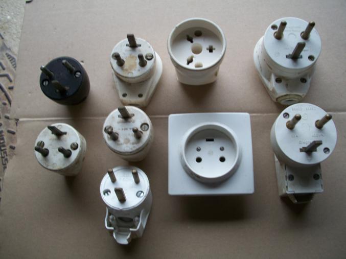 Prises electriques diverses