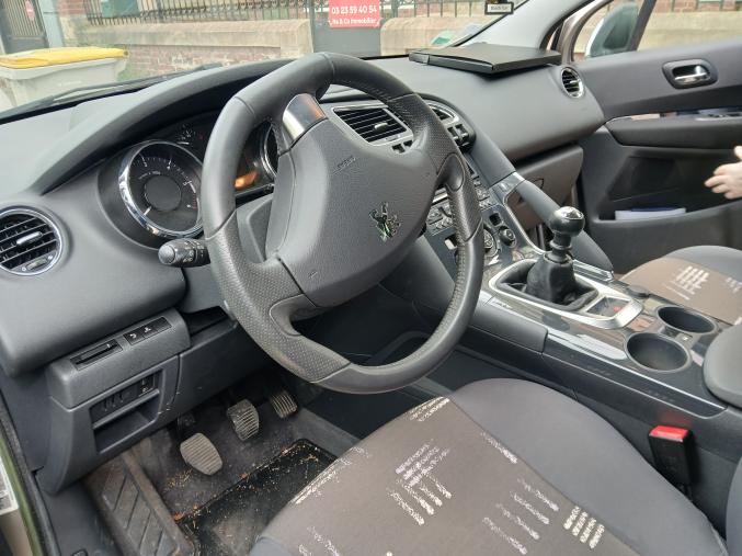 Vends Peugeot 3008 HDI