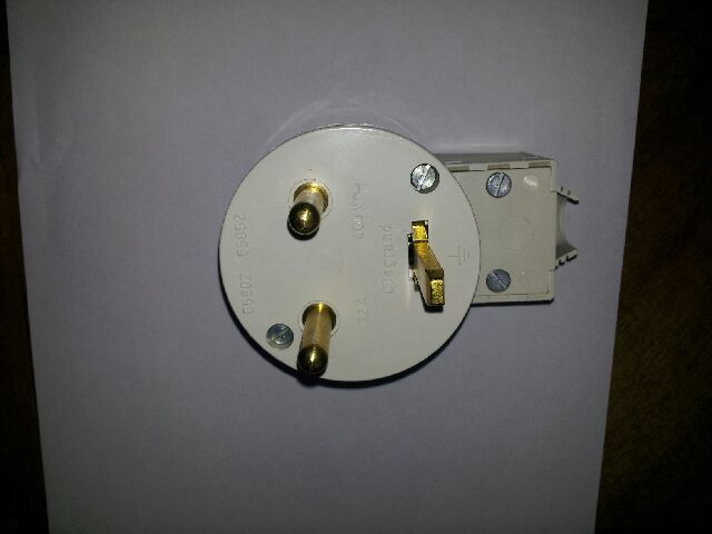 Fiche 2P+ T 32 A Legrand 