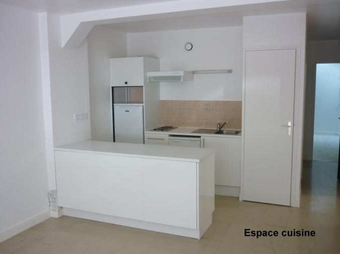  Appartement F2 RDC 55m²  BOURG DES COMPTES 35890