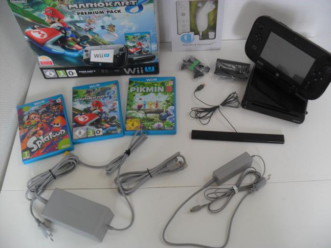  WiiU 32Go + Wiimote + 3 jeux CD + 8 jeux achetés en ligne
