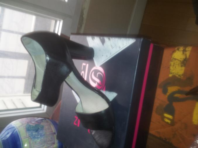 Magnifiques sandales "Buffalo" 