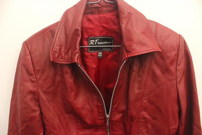 Veste courte femme en cuir rouge taille M