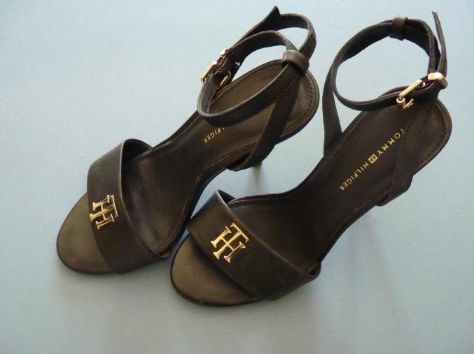 Chaussures Tommy Hilfiger Femme sandale talons 36 cuir noir Neuve