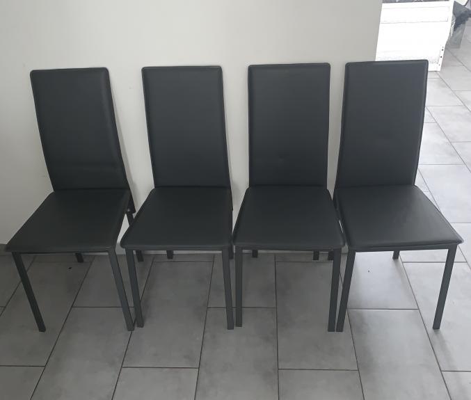 4 belles chaises en cuir !